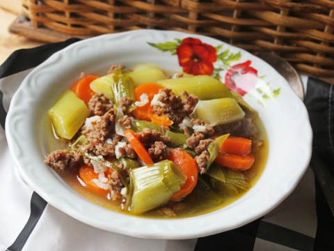 Kıymalı pırasa